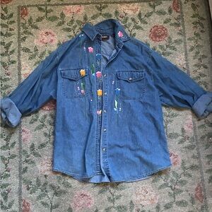 Gorgeous tulip painted 100% cotton denim button down top 🌷💐💙 
LOVED IT! L